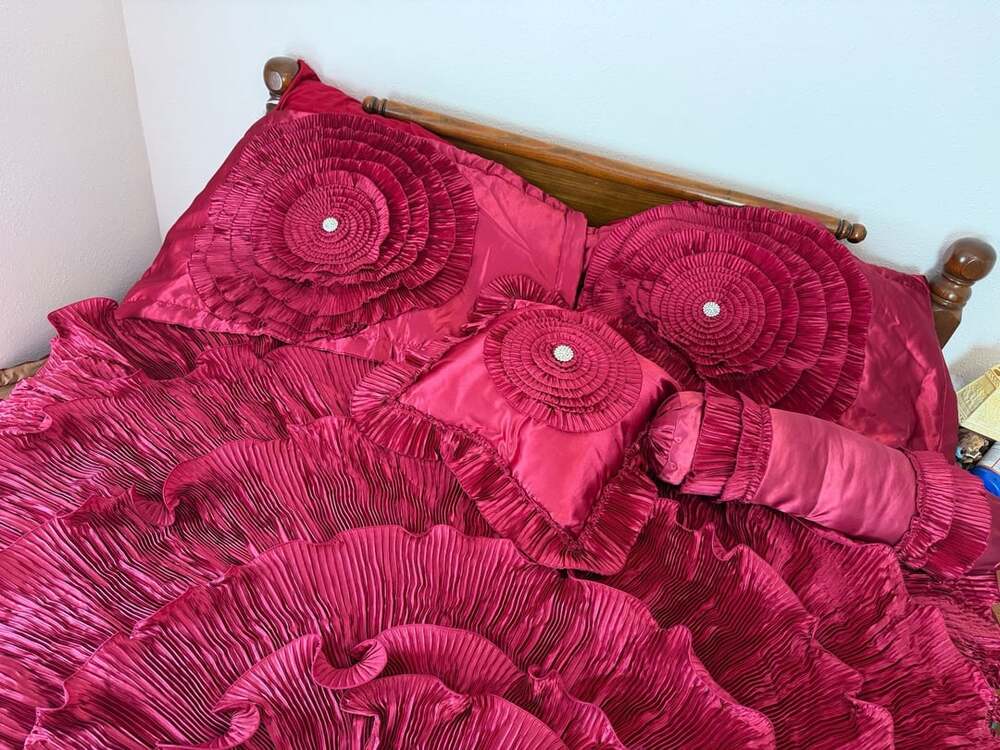 Satin flower & Rhinestones Comforter Set - Picture 3 of 7